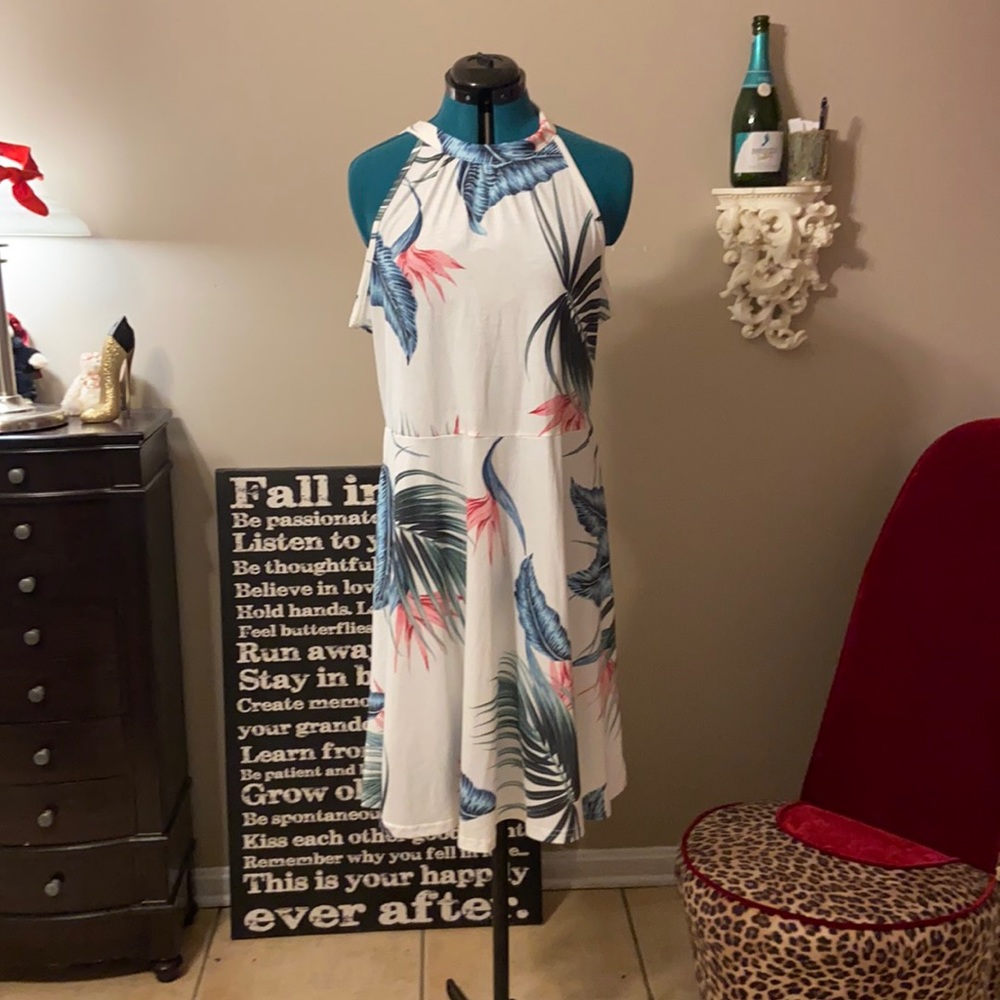 below the knee XL white print sleeveless dress